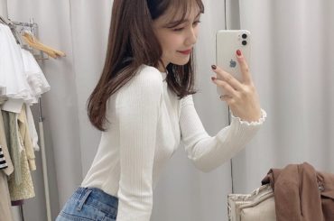 .
iPhone裸で持ち歩いていたら秒で落としてヒビ入った小嶋です
#ぴえん！...