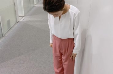 *
ポーズに悩む人。

1枚目きょうのパンツは @tonal_official 
2枚目きのうのワンピは @rosetiara_official 
でした

一...