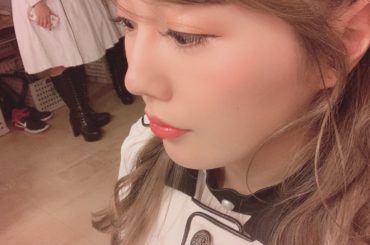 헤어세트가 너무예뻐서 사진 찍었는데 안보여...
ハーフアップしたから写真撮ったのにうつってない…...