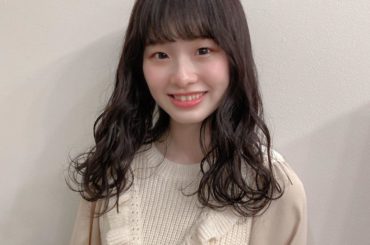 .﻿
昨日のクイズの答えは、﻿
髪色でした〜♡♡！！！﻿
﻿
最近は暗髪が好きなので、﻿
少しピンク味ある暗めカラーです。﻿
きっと オシャレな名前もあるのです...