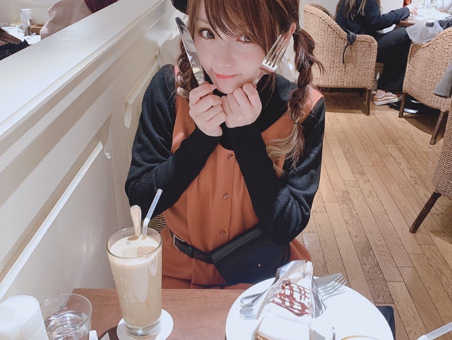 田中れいな Harbs行ってきた 実は30歳の誕生日で初めてharbsのケーキ頂いて おいしすぎて叫んで 自分の足でharbsのお店へ来てしまいました その時もら Moe Zine 田中れいな Harbs行ってきた 実は30歳の誕生日で初めてharbsのケーキ頂いて おいしすぎて叫んで 自分の足でharbsのお店へ来てしまいました その時もら Moe Zine