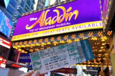 大人気のアラジン。
今朝朝一で並んで、当日券ゲットできるってゆう奇跡起きました
ほぼ毎日残席の売り出しが無いみたいだから
実はちょっと諦めてたんだけど
.
衣装...