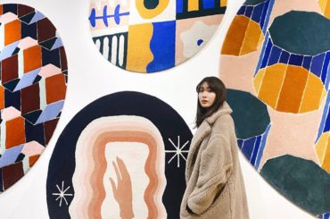 友達のけいすけ @keisukesyoda 
の東京で初の個展に行ってきたよ今回は彼の作品が立体のラグで表現されているの。アートがぐっと身近に感じる。ラグを壁に...