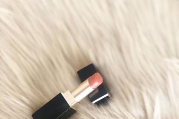 【全女性に捧げる究極のピンクリップ】
世の中に星の数ほどあるピンクリップ。ショッキングピンクの鮮やかなものから、淡いピンクのピュアなものまで様々。どのピンクリッ...