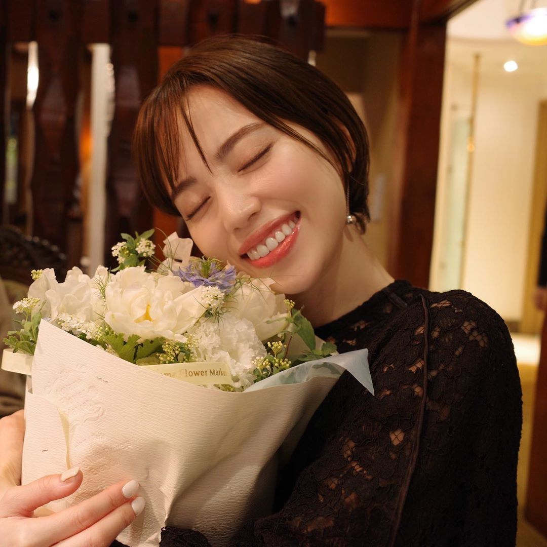 佐藤優里亜 結婚記念日 一番近くで歳を重ねられる幸せ 真反対過ぎて面白い たまにお互いイヤになるけど 違いすぎて諦める 諦めるって 考えを少し変えたら 受け入 Moe Zine 佐藤優里亜 結婚記念日 一番近くで歳を重ねられる幸せ 真反対過ぎて面白い たまにお互いイヤになるけど 違いすぎて諦める 諦めるって 考えを少し変えたら 受け入 Moe Zine