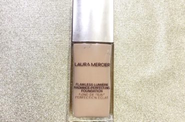 【真珠のような高級感のあるツヤ肌に】
どんなにマット肌が流行っても、死ぬまで一生ツヤ肌命。そう決めています。ツヤ肌でないと自分の顔じゃない！　と思うくらい、ツヤ...