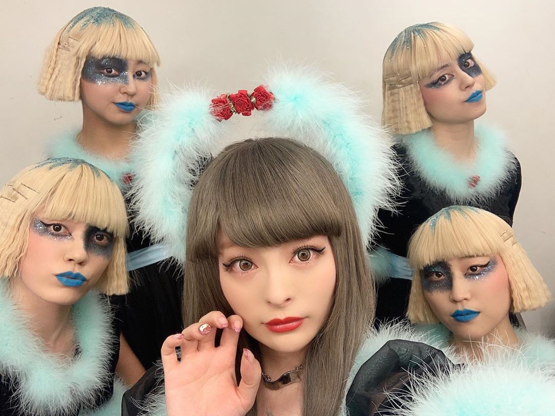 きゃりーぱみゅぱみゅ 今回のバースデーライブの衣装は Peliさんに製作して頂きました 大好きなpameoposeのアイテムも使いながらダンサーさんも可愛くしてもらいました のん Moe Zine きゃりーぱみゅぱみゅ 今回のバースデーライブの衣装は Peliさんに製作して頂きました 大好きなpameoposeのアイテムも使いながらダンサーさんも可愛くしてもらいました のん Moe Zine