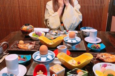 和食って食器も可愛いし品数多いから、目でも楽しめて癒し 島根は宍道湖が有名でしじみのお味噌汁食べたいなーって思ってたら、朝ごはんに出てきたのであげ

帰りのお土...