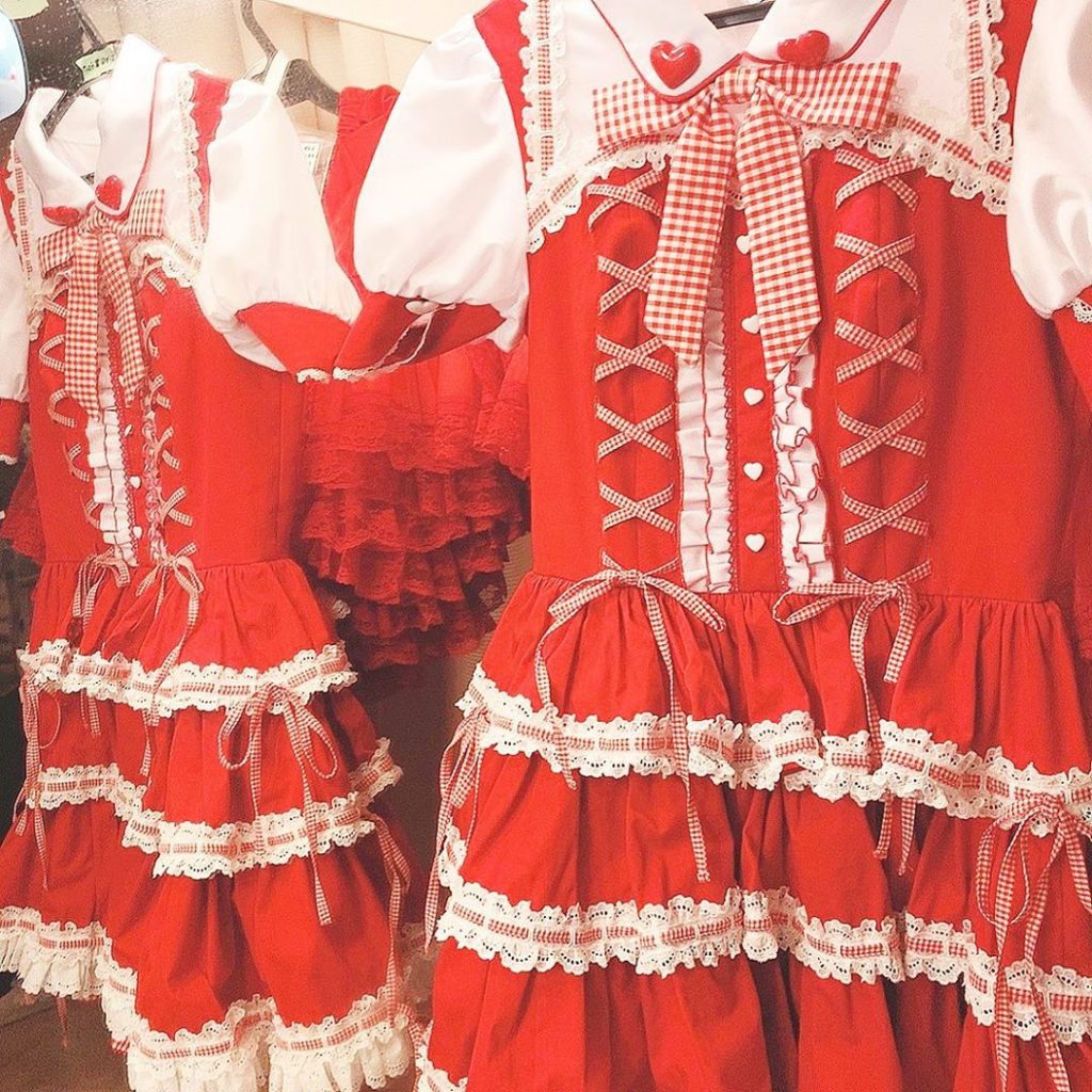 衣装図鑑 Moe Zine 衣装図鑑 Moe Zine