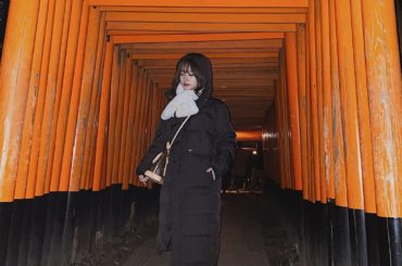 #のんの旅 の続きです。
伏見稲荷大社に行ってきました。
京都の方は、お稲荷さんって
呼んでるみたいですね︎︎ 遅い時間に行ったのですが、
人がいっぱいでした！...