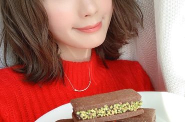 ﻿
𝐇𝐚𝐩𝐩𝐲 𝐕𝐚𝐥𝐞𝐧𝐭𝐢𝐧𝐞'𝐬 𝐃𝐚𝐲 ﻿
﻿
今年は 生チョコサンド 作ったよ﻿
うまく 成功して よかった〜ふぅ﻿
﻿
チョコに向かって﻿
ポートレ...