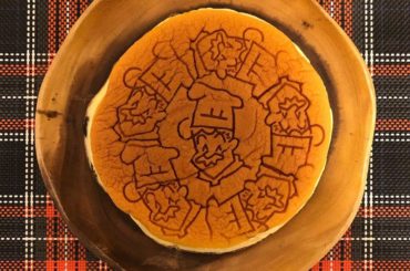 りくろーおじさんのチーズケーキ
.
どーしてもいっぱい焼印してもらうのやってもらいたくて空いてるところを見計らってもじもじお願いしたら…
.
「焼き立てに押しま...