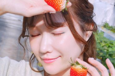 .
いちご摘みにきました
.
苺イメージのメイクで.
. —#アイシャドウ —
 @lm_laduree 2020 スプリングコレクションからバレンタインっぽい...