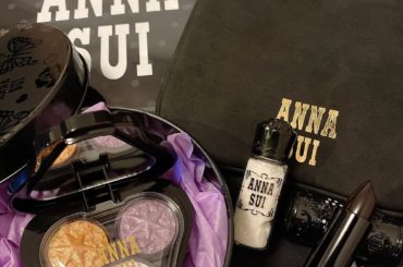 つばささんと初めてのお出かけだったのに、私が以前プレゼント渡したのを覚えていてお誕生日プレゼントを下さいました
キラキラのラメとリップはそわちゃんと3人でお揃い...