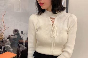 黒髪になりました！
ここまで真っ黒にしたのは初めてかも？
何しろブリーチで抜けやすいのでちょっと濃いめにしてもらってます！
2日目にシャンプーしたら紫色の泡がも...