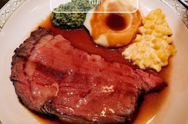 今日はお肉の日ってゆーてます。﻿
﻿
前にあやちゃんがご馳走してくれためっっっちょ美味しかったローストビーフ﻿
目の前で切ってくれるのだ。﻿
とっても柔らかくて...