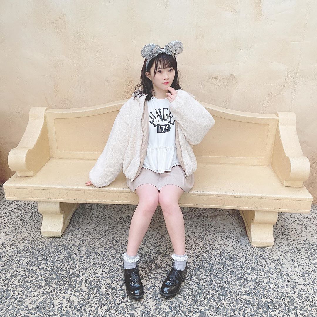 山根涼羽 ディズニーコーデ 白でまとめてみたよんっ Outer Wcloset Skirt Asknowaspinky ディズニー Moe Zine