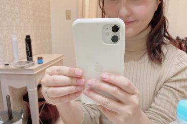 今日は朝から撮影でした
メイク前にメイクさんが肩や首回りをほぐしてくださるんですが、顔色がよくなりますねこの一手間が大事なんだなぁ。。
自分でもやらなきゃだなぁ...