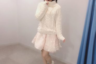 きゅるん
.
.
高橋美佳子さんのラジオの公録に出演させていただきました！
.
.
3年前に美佳子さんに企画でコーディネートしていただいたお洋服をついに皆さんの...