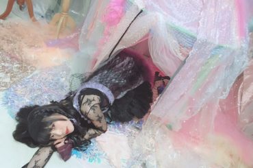 「秘蜜と孤毒」
.
展示のパネルはみんなに届てるかな。お待たせしました
.
これから先の未来を一緒に過ごしてもらえるのがとても嬉しいありがとうございます
.
そ...