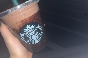 *
*
チョコ大好き！！
それに
冬ほど冷たいものが美味しく感じるよね〜
*
あと、関係ないけど
とってもインスタ感ないですか〜？
*
*
#スタバ #チョコ...