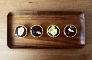 喫茶めの裏用に作った生チョコタルト
.
小さなチョコタルトたちお花とか載せても可愛い気がする〜
.
.
.
#sweets #cooking #chocolat...