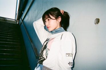 言葉。

久しぶりに　#写ルンです　を使って撮った写真。
せっかくだからおしゃれな写真を撮りたいなぁと思って
パッと思いついたポーズ。

父が撮ったというと
父...