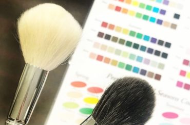 【テク無しでメイクの完成度が高まる２本のブラシ】
現在持っているコスメを活かしながら、てっとり早くメイク上手になりたいなら絶対にブラシを新調すべき。
ブラシ一本...