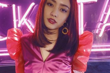 Backstage 衣装#onepiece→@collinimilano #collini
#shoes→@louboutinworld #christianl...