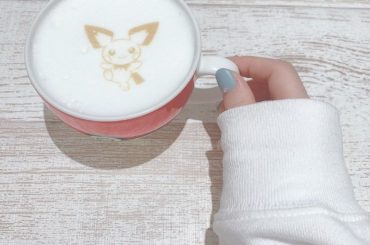 .

.
ラテアートは推しのピチューにしました
.
たくさんのポケモンの中から選べるんだよ~~
皆さんの好きなポケモンはなんですか？
.
#ポケモンカフェ　#p...