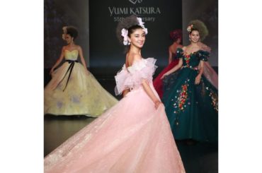 _

これまで素敵なドレスをたくさん着させていただき
濃い色を着ることが多かったですが、
淡くて薄いピンク色ドレスは初めてでした

やっぱりドレスは幸せパワーが...