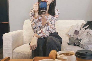 オフ。

@saho_iwatate104 とゆったりなカフェタイム。
パンのもちもちよりもむっちりが合う食感と
ビーフシチューの具材に夢中になった私たちでした...