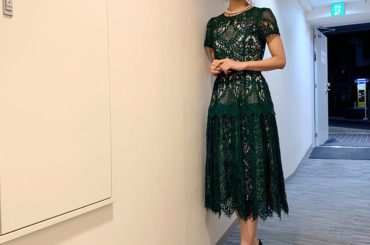 『それって︎実際どうなの課』スタジオ衣装です﻿
﻿
…DRESICA﻿
﻿
緑川なので、緑で。笑﻿
﻿
どうなの課ファミリーの小話。﻿
この衣装を着ていたら、華...