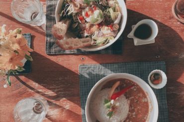 サラダとカレー﻿
﻿
#アンジェラ芽衣 #写真 #photo #ご飯 #グルメ #あんじぇグルメ...