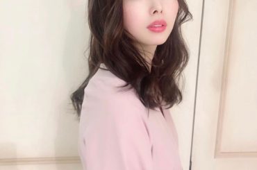 【春感満載のフェミニンヘア♡ピンクブラウンカラー】
どんなにメイクをバッチリしていてもヘアが決まっていないと美人に見えないし、ヘアが決まっていればノーメイクでも...