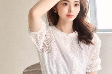 【巻き髪をキレイに＆夜まで長持ちさせるヘアオイル】
ほぼ毎日、コテで髪を巻いています。
でも私の髪は細くて、柔らかくて。いわゆる猫っ毛なので、巻いた髪が秒殺！　...