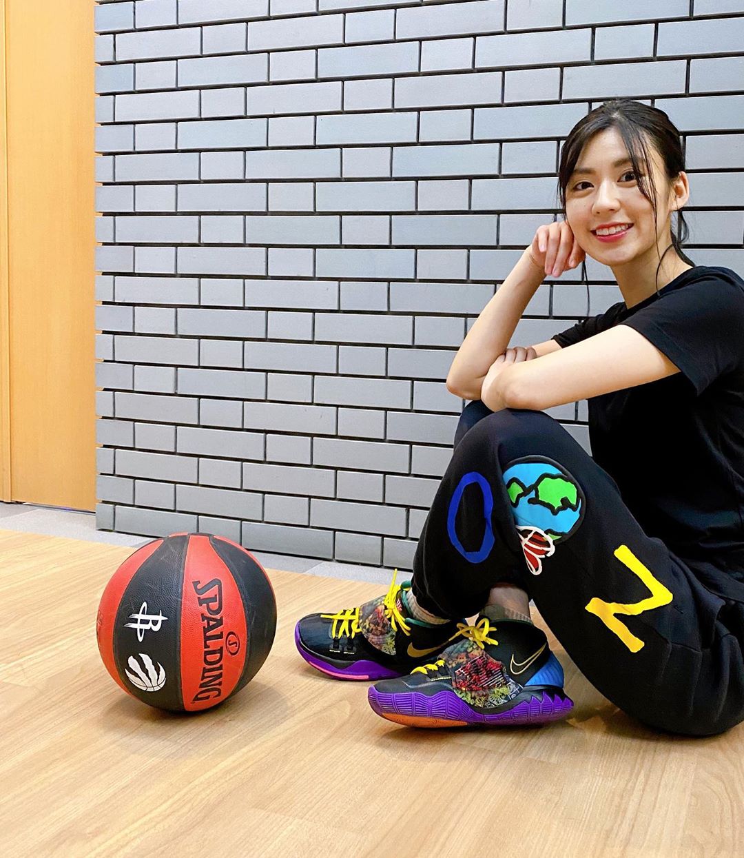 渡辺早織 Nba情報局daily9 買ったバッシュで衣装スタイリングしていただきました 最高たくさん履く 衣装タグ付けします また次回 Kyrie6 Kyrie Moe Zine