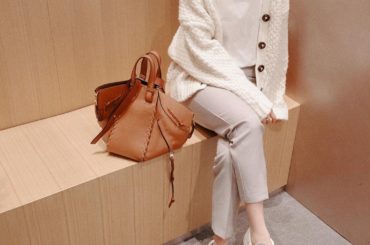 ・
#dholic #todayful #frayid #addidasshoes #loewe #daughtersjewelry...