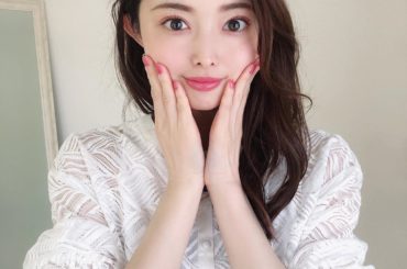 【一度塗りでもキレイ！　手指がエレガントに見えるラズベリーネイル】
昨日の投稿にコメントありがとうございました
あと、リップ以外の使用コスメについて質問もありが...