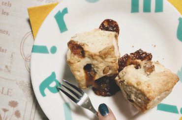 この先で。

この間作ったキャラメルスコーン
たくさんの人に食べてもらいたいから
いい季節になったら
また作ろうと決めたの。
*
*
そして今日は
初めて劇場で...