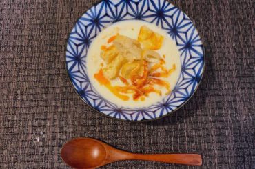 久々の #ibukitchen
台湾の朝ごはんシェントウジャン。
朝起きて寝ぼけたまま３分で作れるよ、おすすめ。
ほろほろになったあったかい豆乳と味付けは黒酢と...