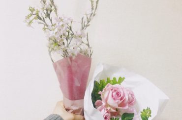 雨降りWhite day
・
家の中が一気に華やいだ！
息子からは真顔で「おつかれさまです。」と言われた。笑
・
どんより気分が上がるね！
ありがとう〜
・
#...