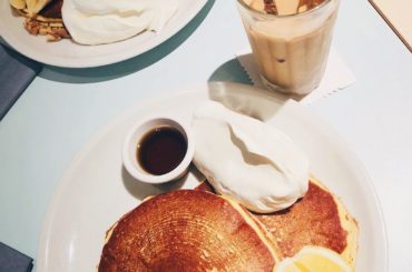 .
写真フォルダ見返してたら、前に @o_megu1112 と
食べたパンケーキの写真が出て来た...