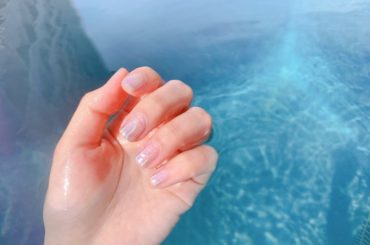 NEW﻿
ひかりの角度で色がかわる﻿
シルバーベースのオーロラグラデ﻿
2まいめ動画だとわかりやすい﻿
thank you @lysanail ﻿
#nail ...