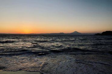 いちにちおつかれさまでした
.
MV撮影の天候にめちゃくちゃ恵まれてて、こんな景色なかなか見れないな〜と。じんわり眺めた夕日
.
.
.
#sunset # #...