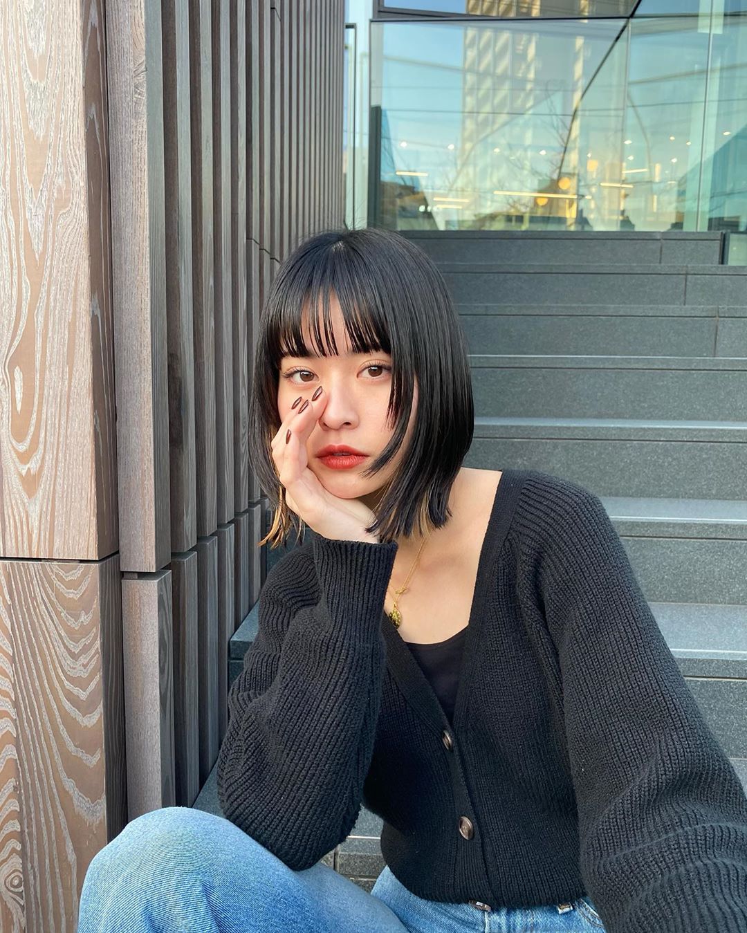 横田ひかる 髪が伸びてきたので少し冒険 顔まわりと後ろにも切りっ