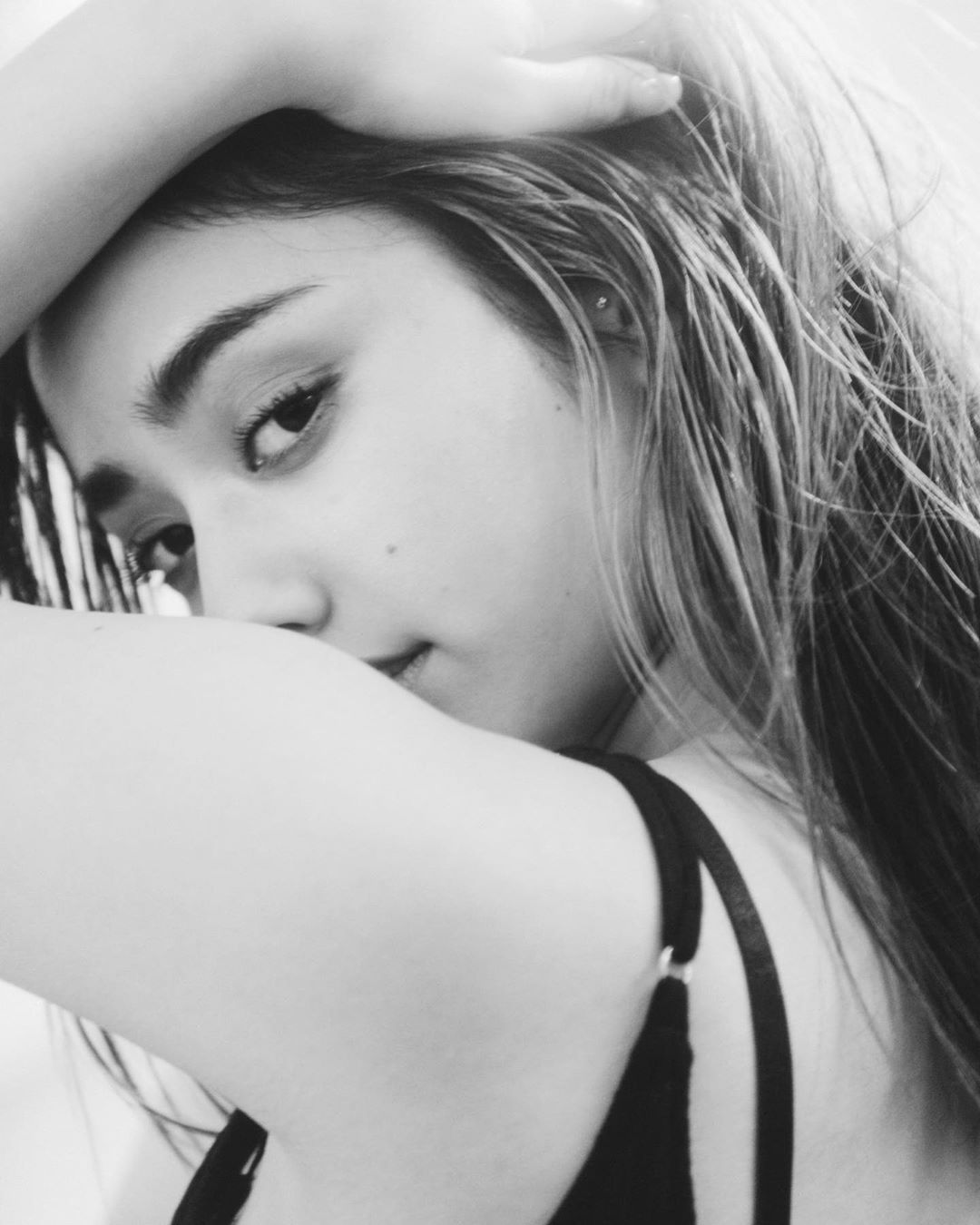 谷まりあ 迷ったらどんな自分になりたいか自分に聞いてね 自分の応えは自分が知ってるはず 今月もvivi でみんなの質問に応えてるよ少しでも参考になりますように Moe Zine