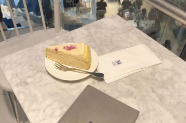 *
*
*
写真では伝わりにくいけど、
サイズが結構大きめのケーキ
*
味はめっちゃ美味しいいいい︎
*
*
#ladym
#singapore #cafe #...