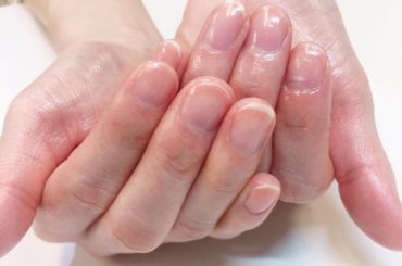 【不恰好なりにキレイに！　自爪の甘皮ケア】
自分のカラダのパーツで、結構苦手な爪。形が悪くて、ひび割れしやすいところがあまり好きじゃなくて、必要以上に見ないよう...