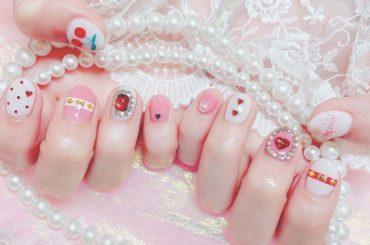 先日Pomynailさんで
なぎささんにネイルしていただきました
@ngpn12 ・
・
ネイルが可愛すぎてめっちゃお気に入り
ネイルしてもらってる時もたくさん...